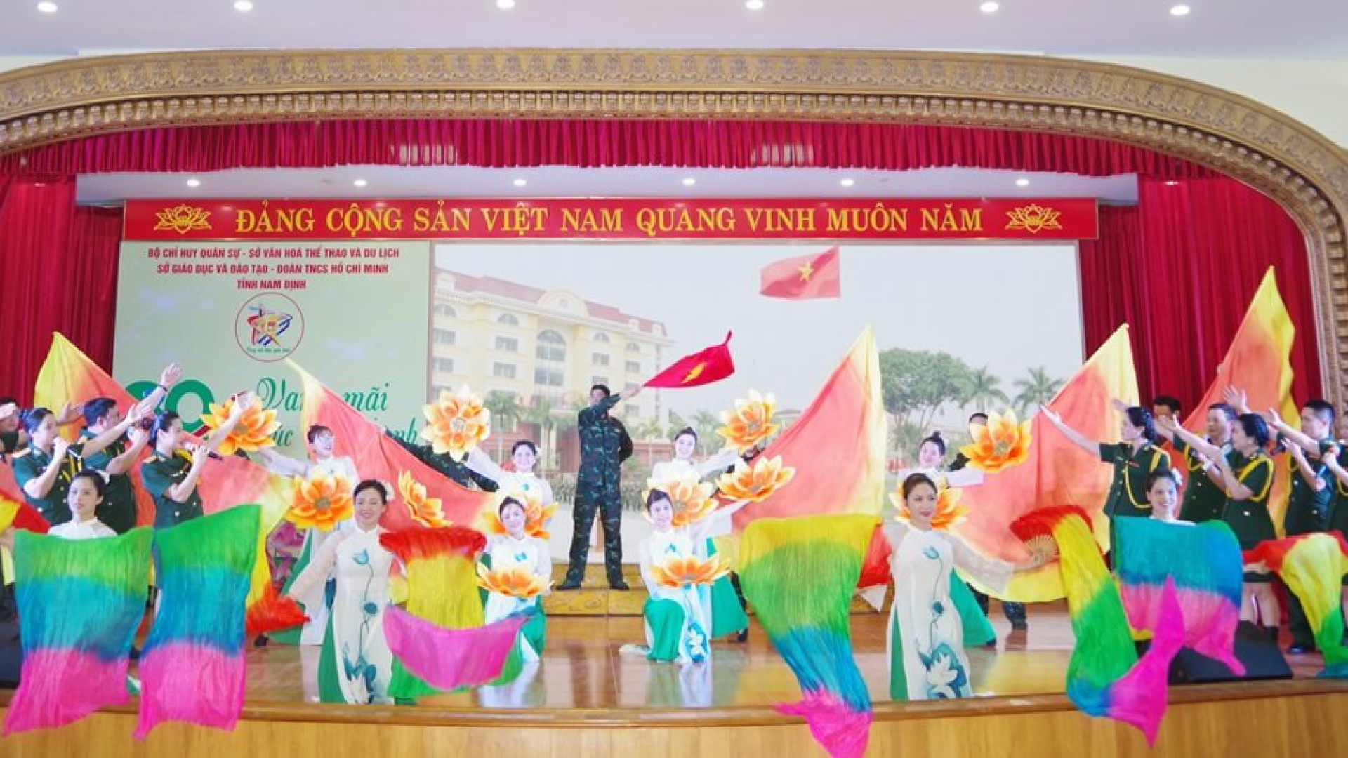 Liên hoan nghệ thuật quần chúng LLVT và thanh niên, sinh viên tỉnh Nam Định năm 2024