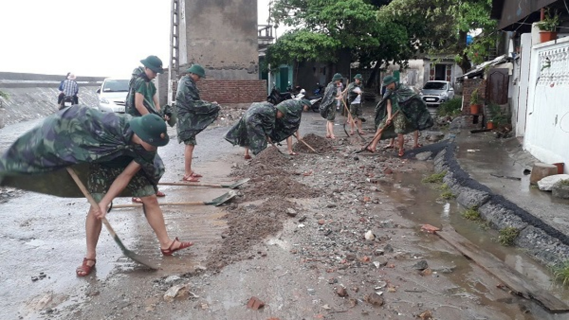 Lực lượng vũ trang huyện Cát Hải (TP.Hải Phòng): Hiệu quả mô hình “Ngày Chủ nhật xanh - Bảo vệ môi trường”