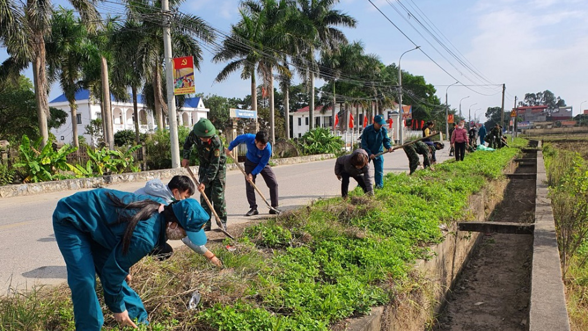 Thêm thắm tình quân dân