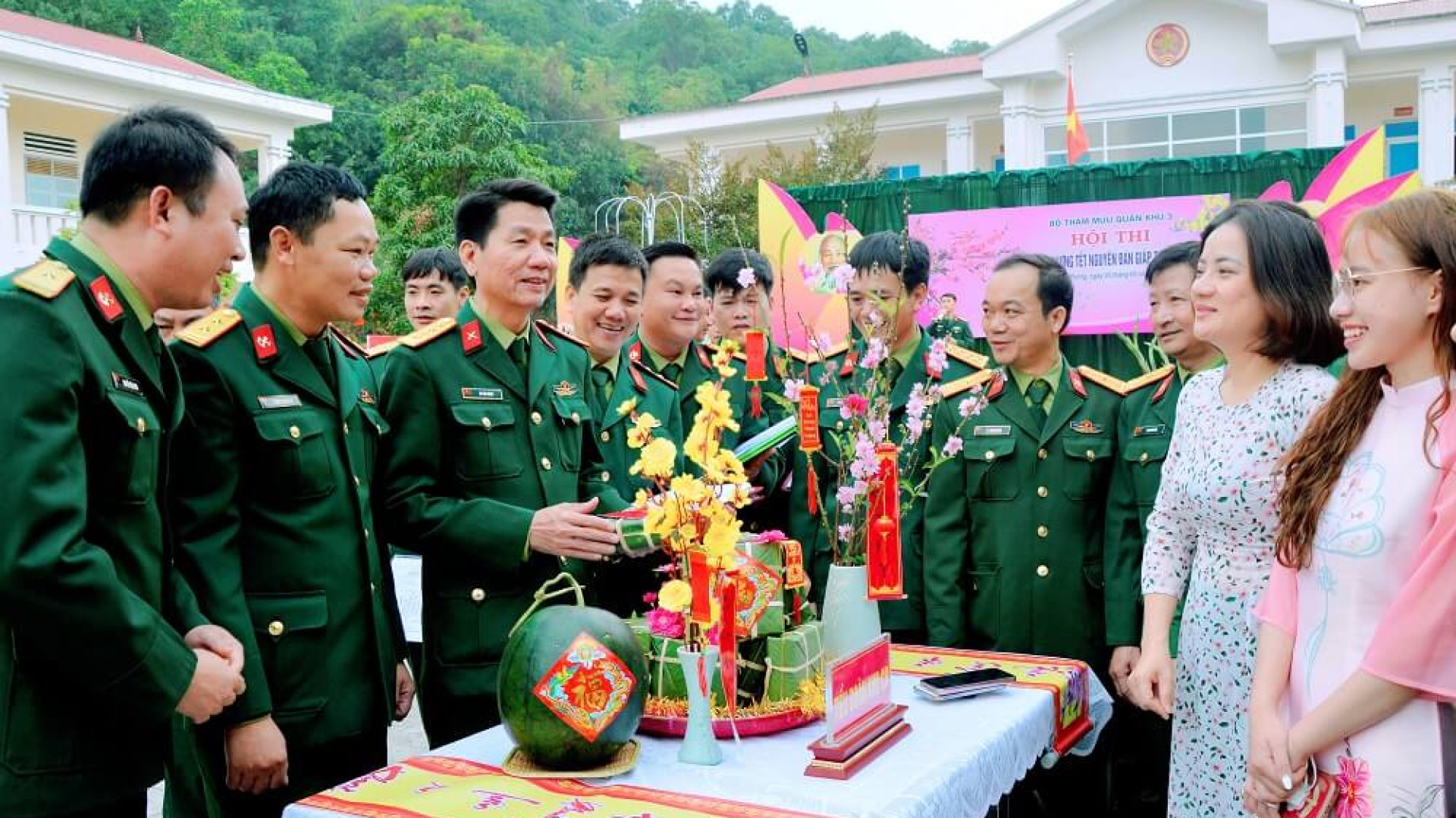 Bộ Tham mưu Quân khu: Hội thi gói bánh chưng và trang trí đón Tết Nguyên đán Giáp Thìn năm 2024