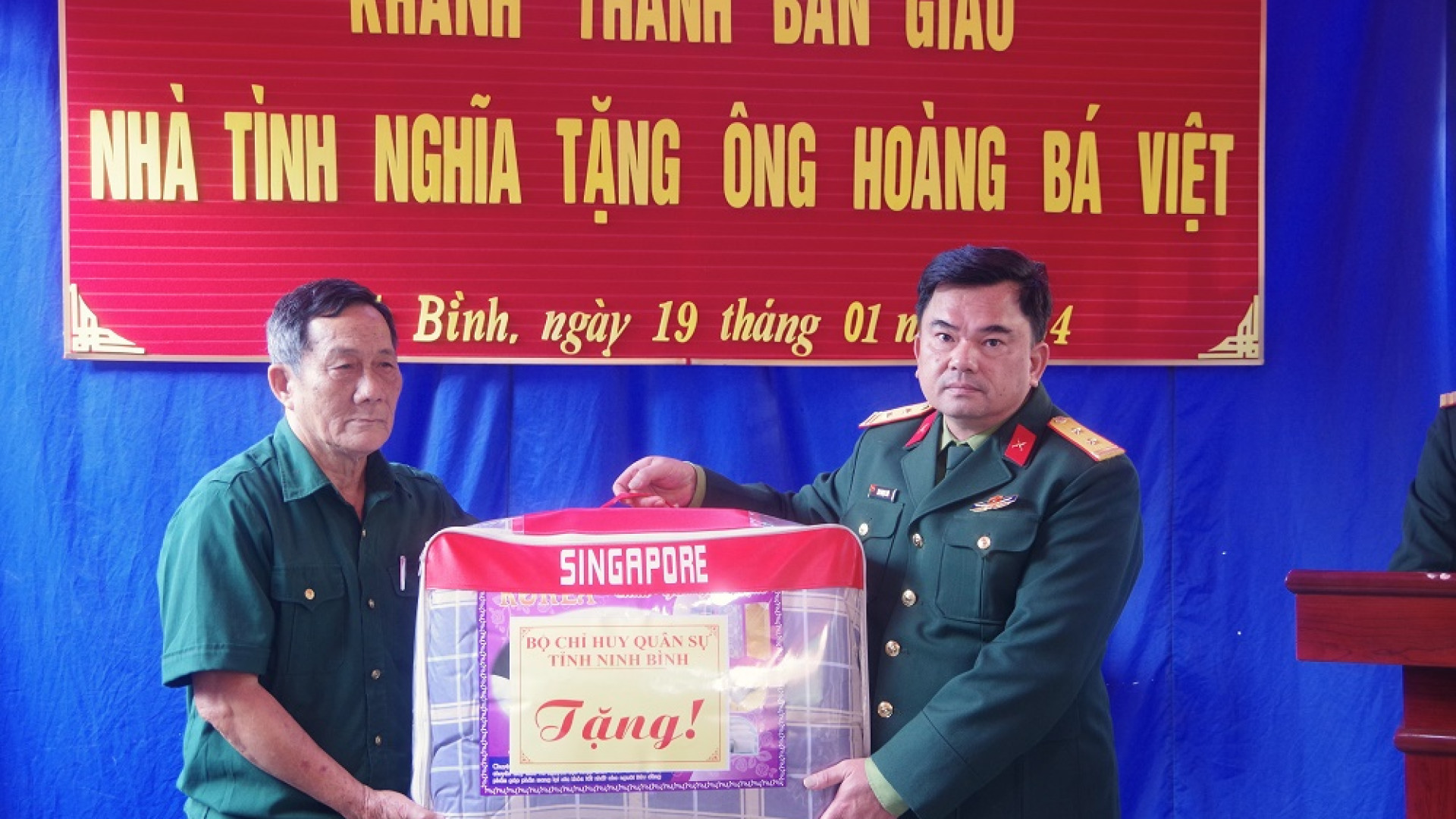 Bộ CHQS tỉnh Ninh Bình khánh thành và bàn giao "Nhà tình nghĩa"