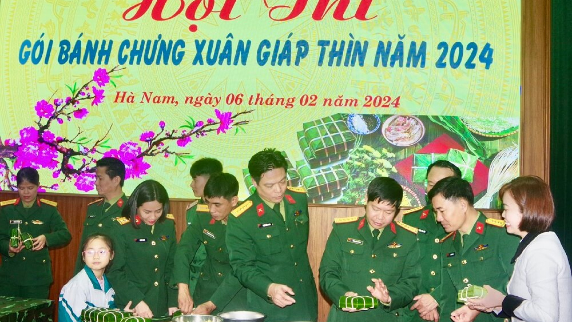 Đoàn thanh niêm Bộ CHQS tỉnh Hà Nam thi “Gói bánh chưng Xuân Giáp Thìn 2024”