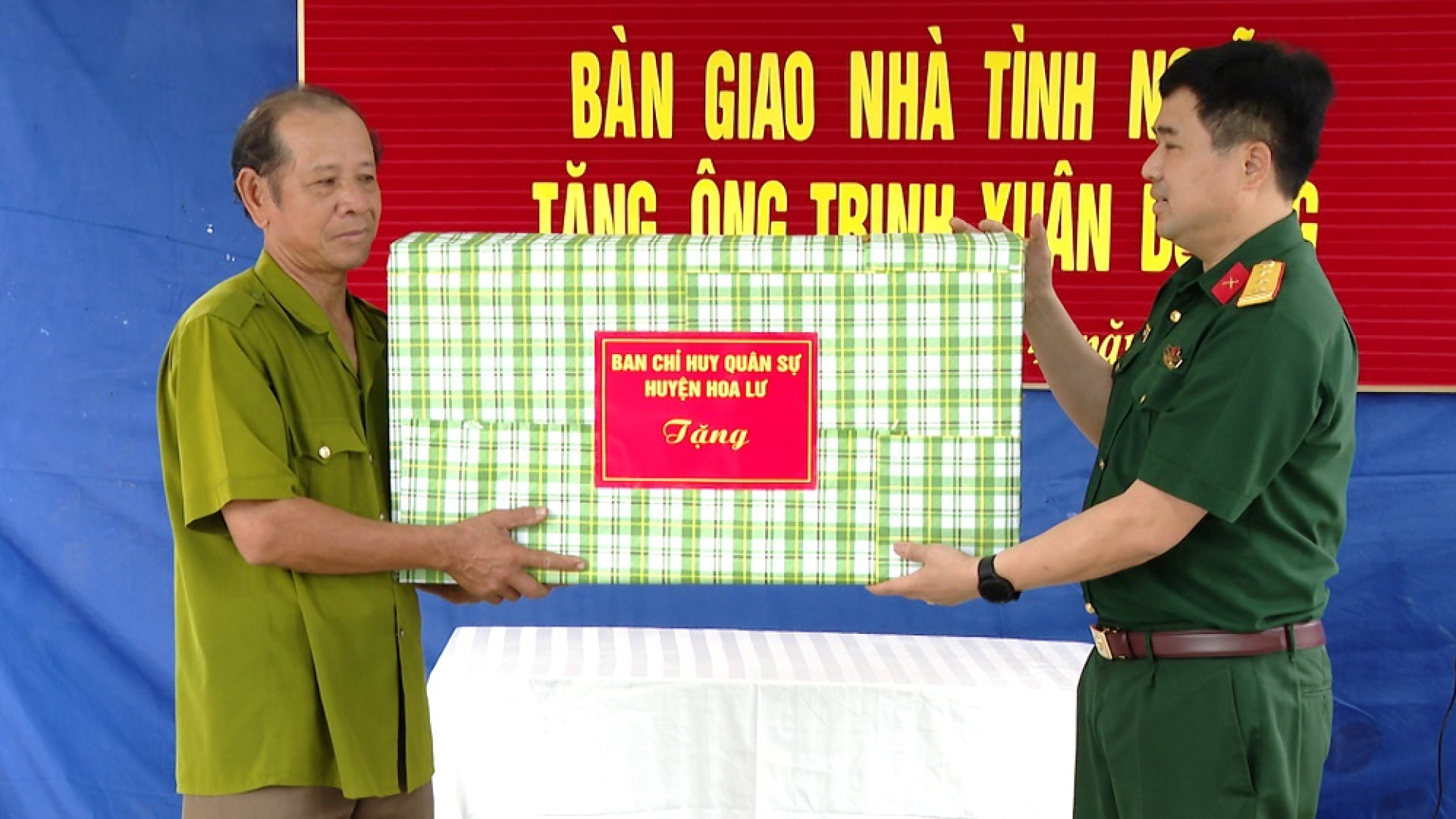 Ban CHQS huyện Hoa Lư khánh thành, bàn giao “Nhà tình nghĩa”
