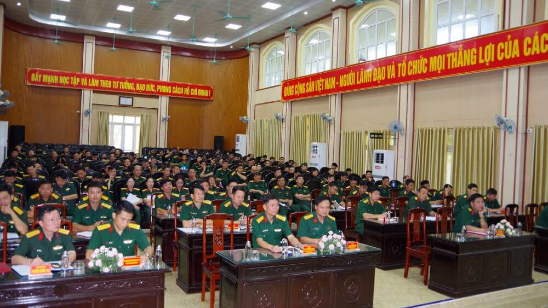 Bộ CHQS tỉnh Ninh Bình học tập các chuyên đề phổ biến giáo dục pháp luật