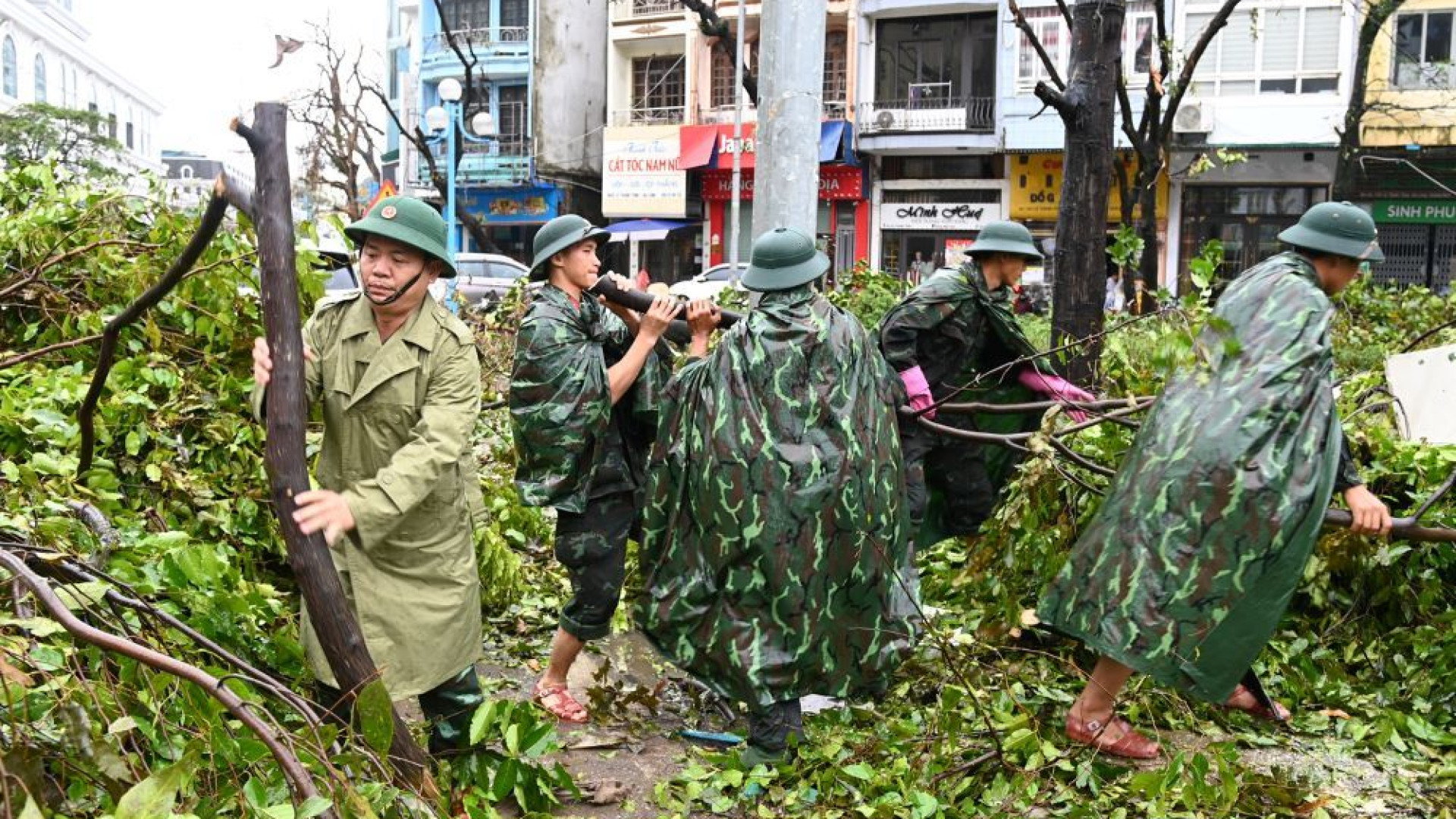 LLVT Quảng Ninh: Nỗ lực cao nhất giúp dân khắc phục hậu quả sau bão