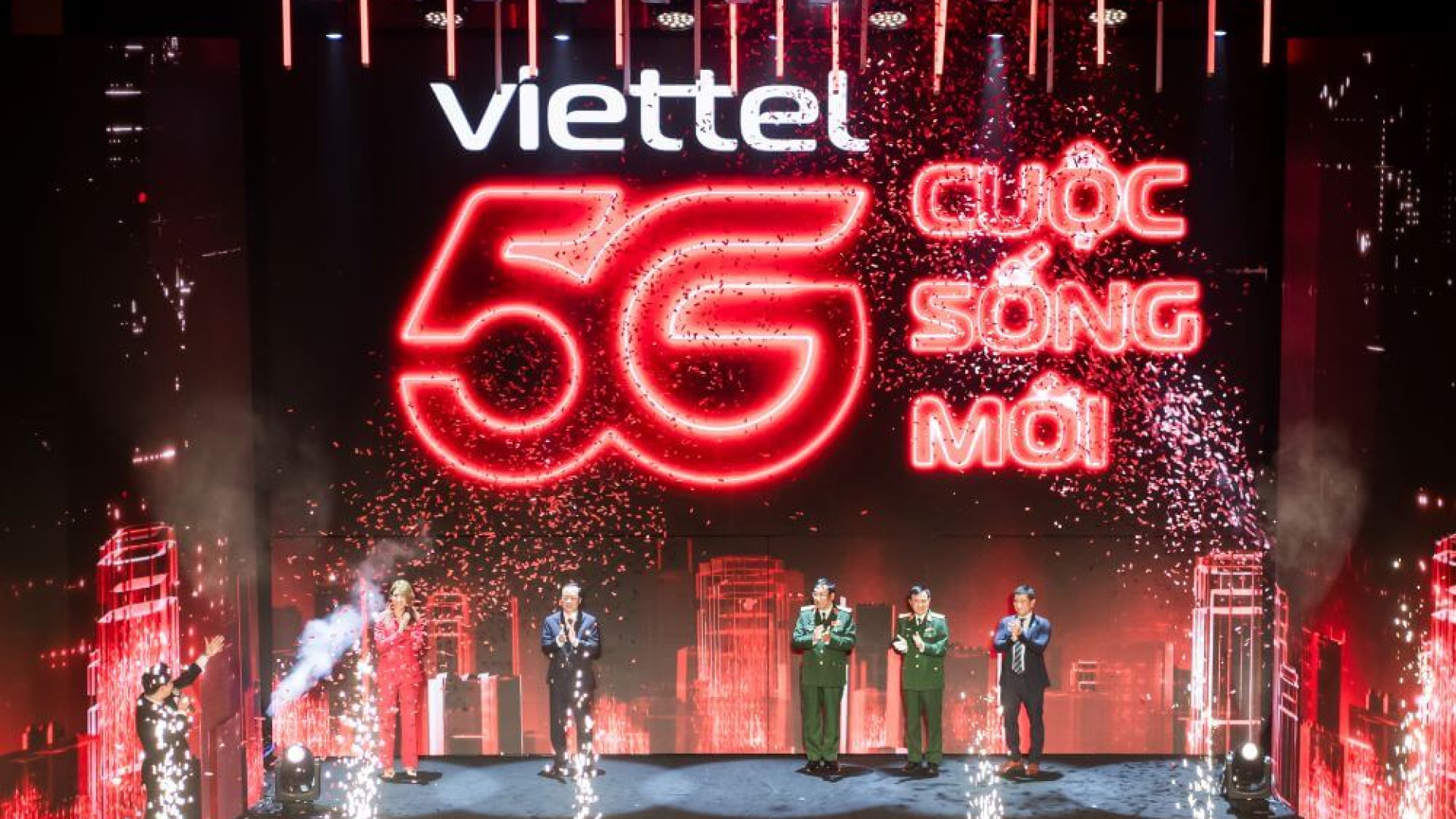 Viettel khai trương mạng 5G đầu tiên tại Việt Nam và kỷ niệm 20 năm kinh doanh dịch vụ di động