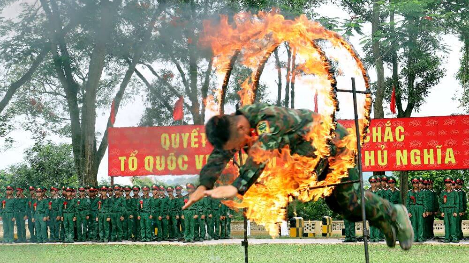 Bộ đội trinh sát tinh thông võ thuật