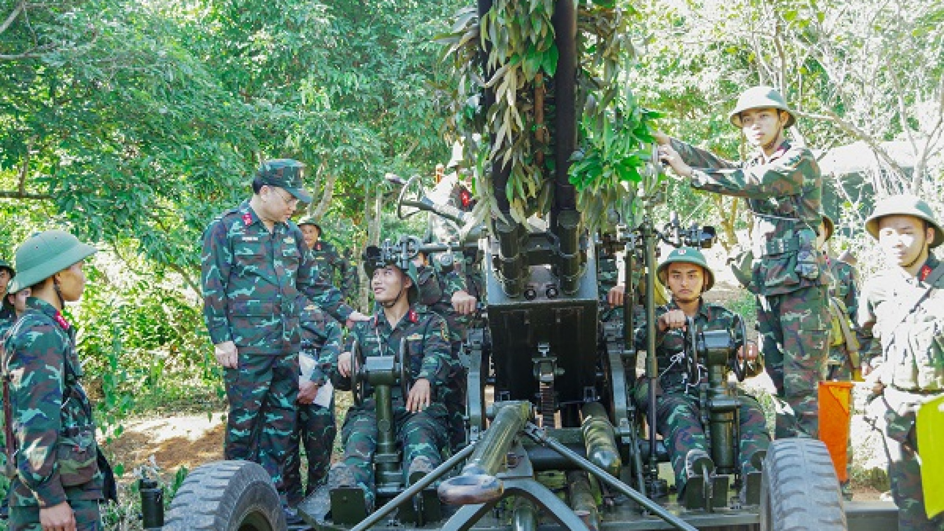 Trường Quân sự Quân khu: Học viên đào tạo Tiểu (khẩu) đội trưởng hoàn thành tốt nhiệm vụ diễn tập cuối khóa