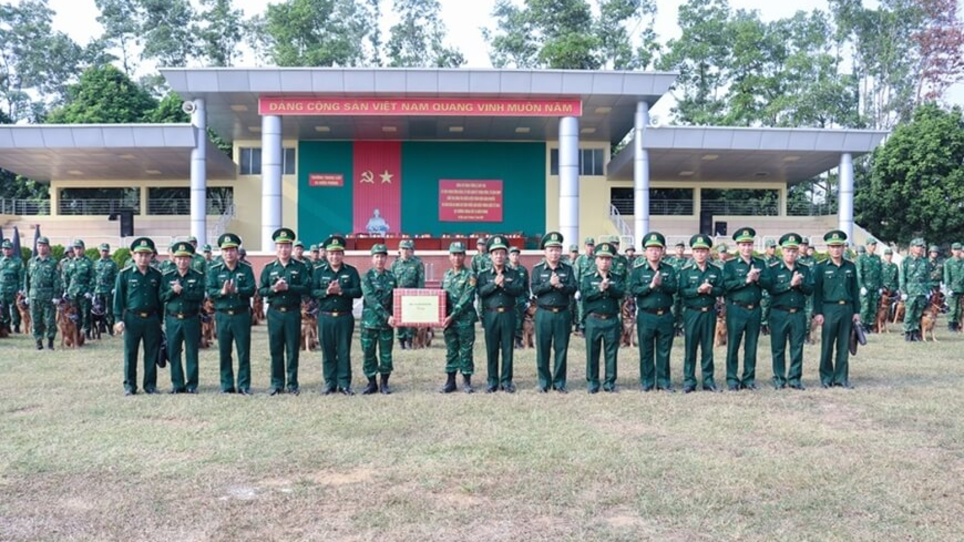 Đội chó nghiệp vụ Bộ đội Biên phòng sẽ tham gia trình diễn tại Triển lãm Quốc phòng quốc tế Việt Nam 2024