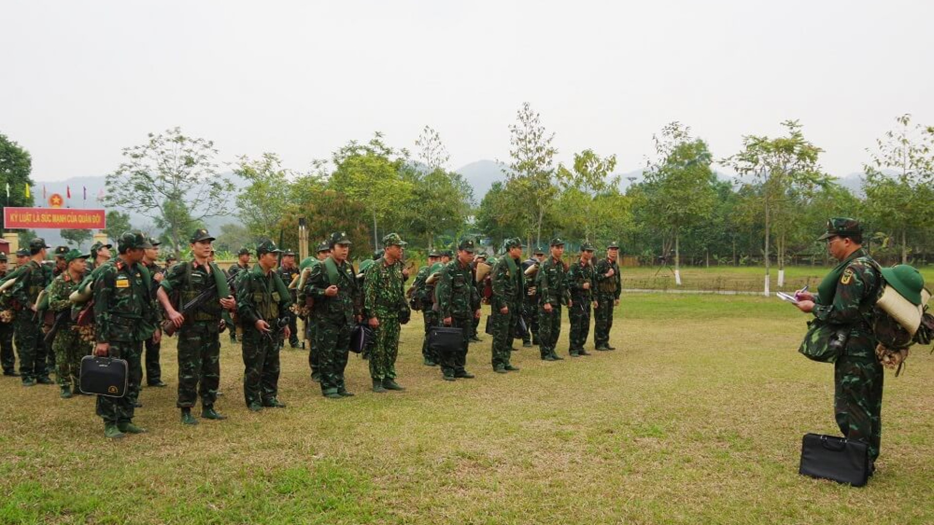 Phát huy nội lực để “đẩy khá, xóa yếu”