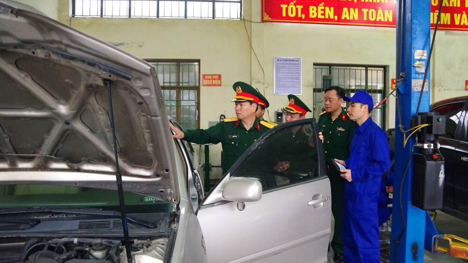 Giao nhiệm vụ cho Bộ CHQS tỉnh Thái Bình sửa chữa, đồng bộ xe - máy