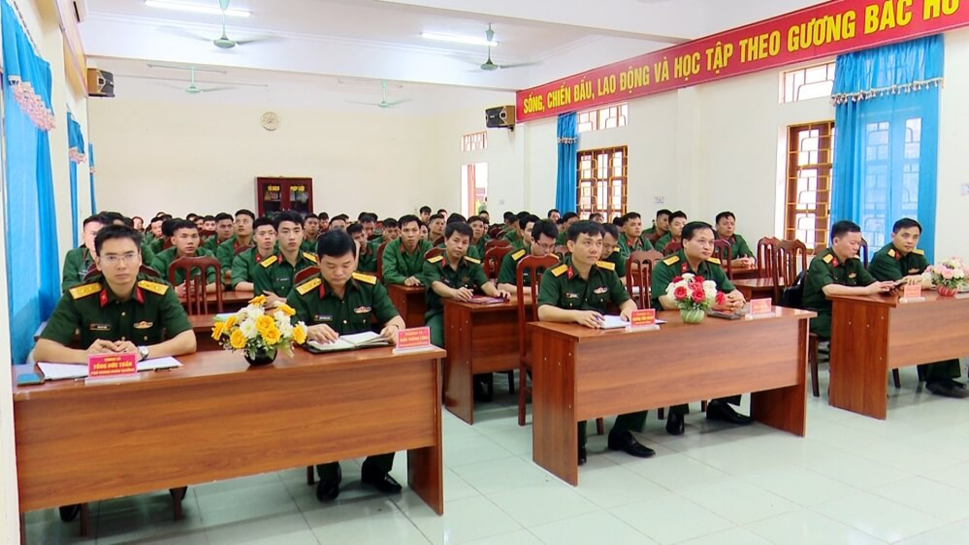 Bộ CHQS tỉnh Ninh Bình huấn luyện bổ túc sĩ quan dự bị cấp đại đội