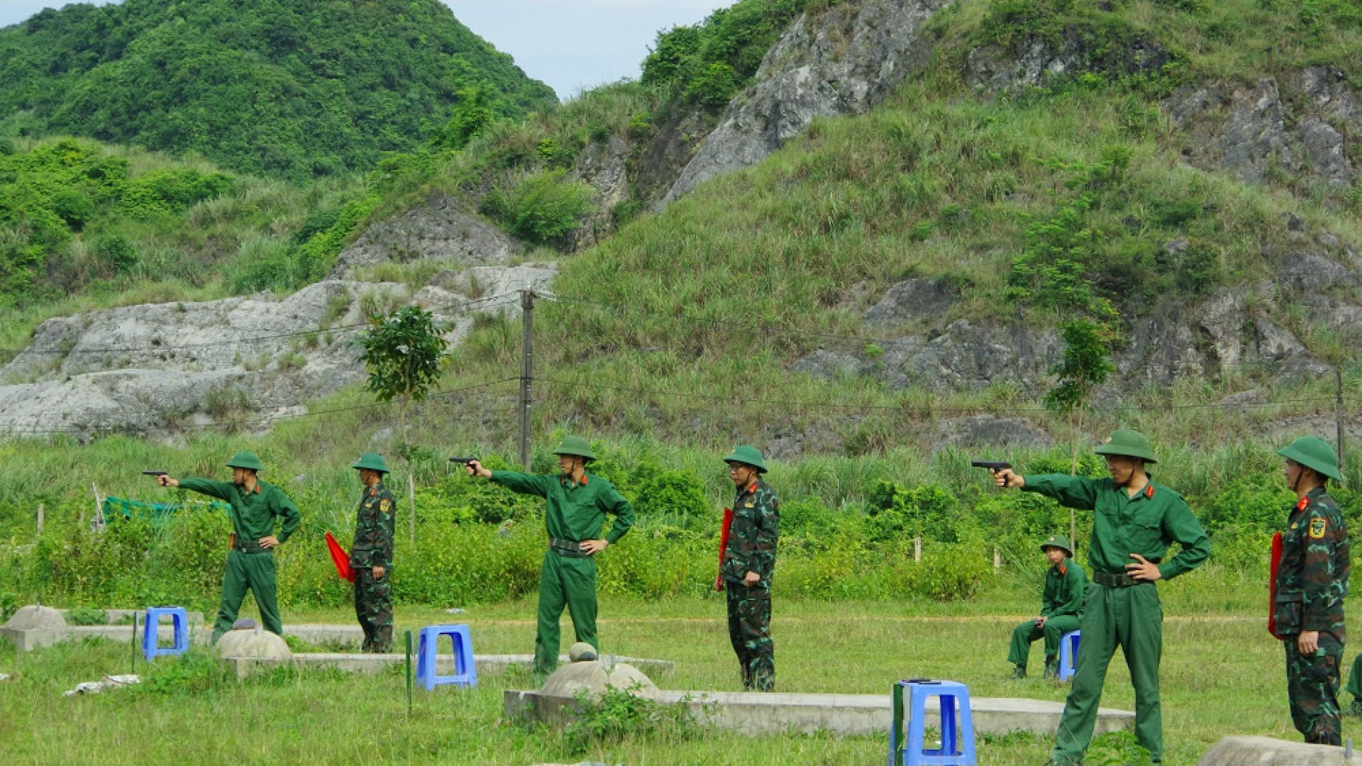 Bộ CHQS tỉnh Ninh Bình kiểm tra bắn đạn thật đối với học viên đào tạo sĩ quan dự bị binh chủng hợp thành