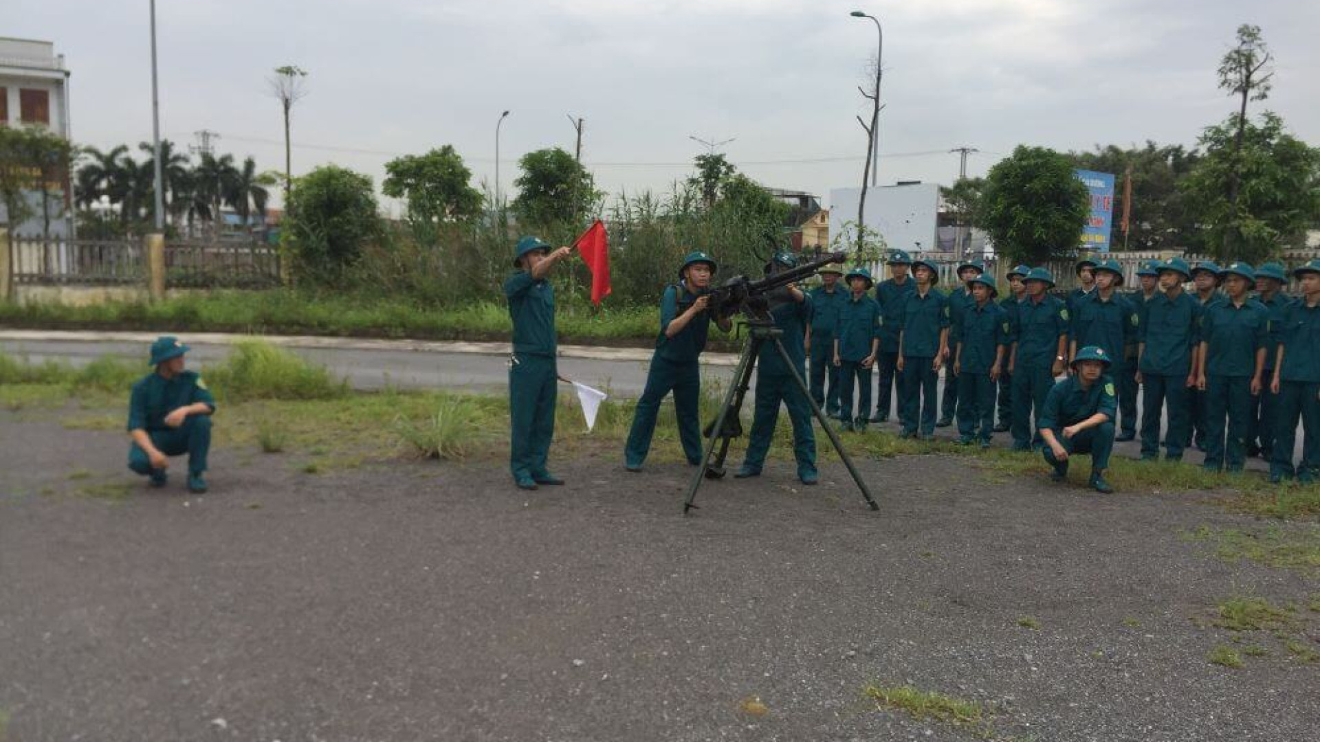 Ban CHQS thành phố Hải Dương bế mạc huấn luyện dân quân tự vệ binh chủng năm 2024