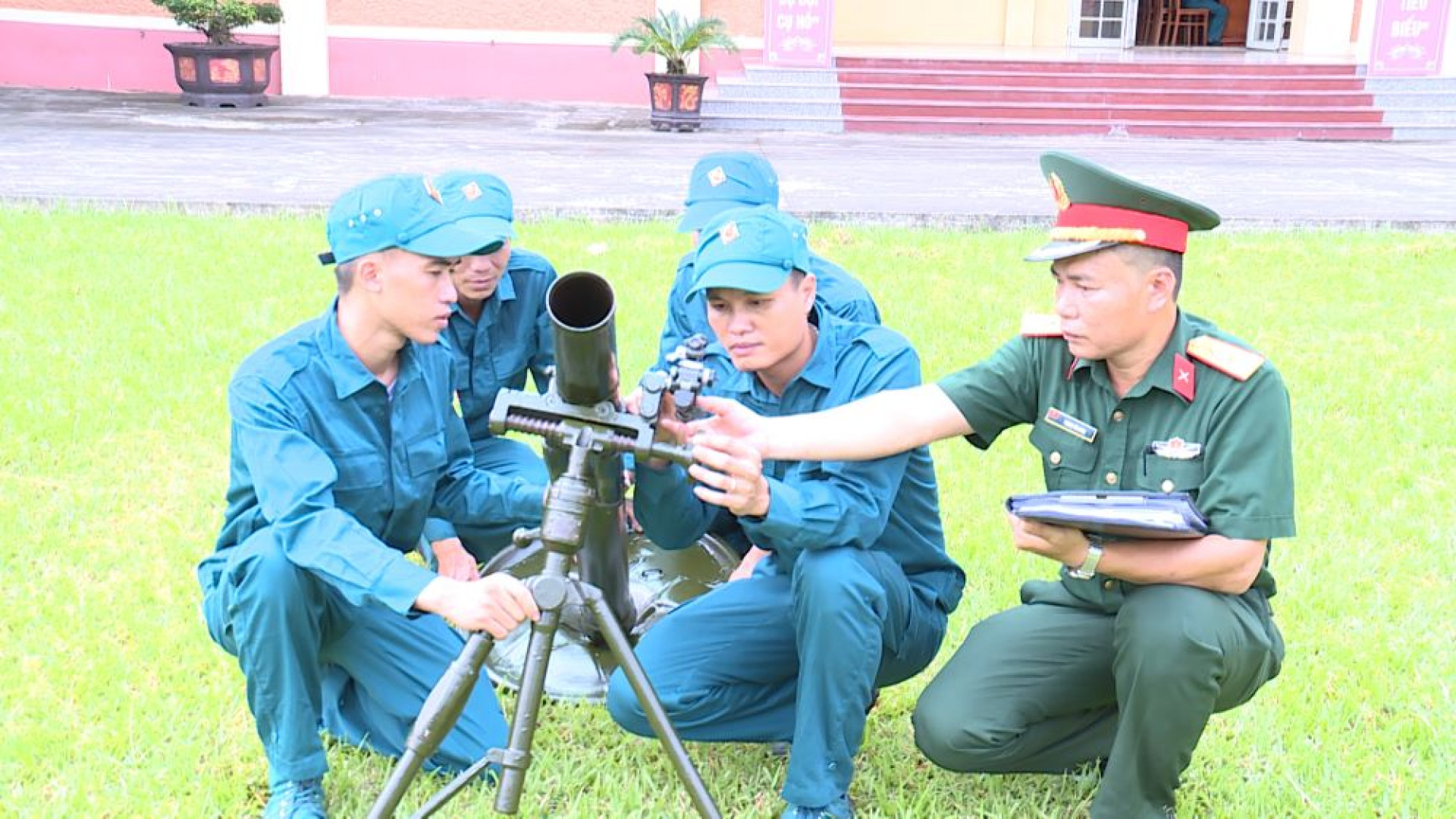 Ban CHQS huyện Nho Quan (Ninh Bình): Hoàn thành khóa huấn luyện dân quân binh chủng năm 2024