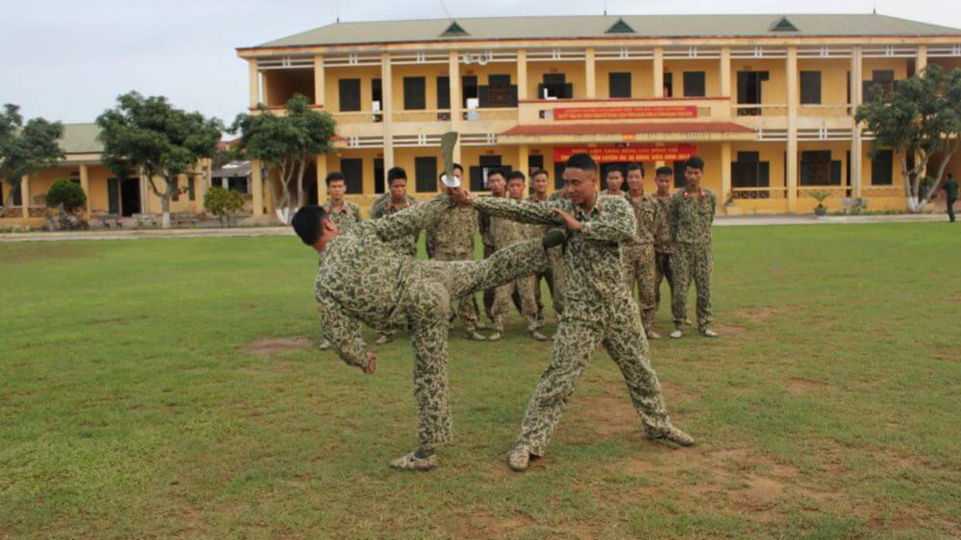 Tiểu đoàn Đặc công 41 (Bộ tham mưu Quân khu): Coi trọng huấn luyện thể lực