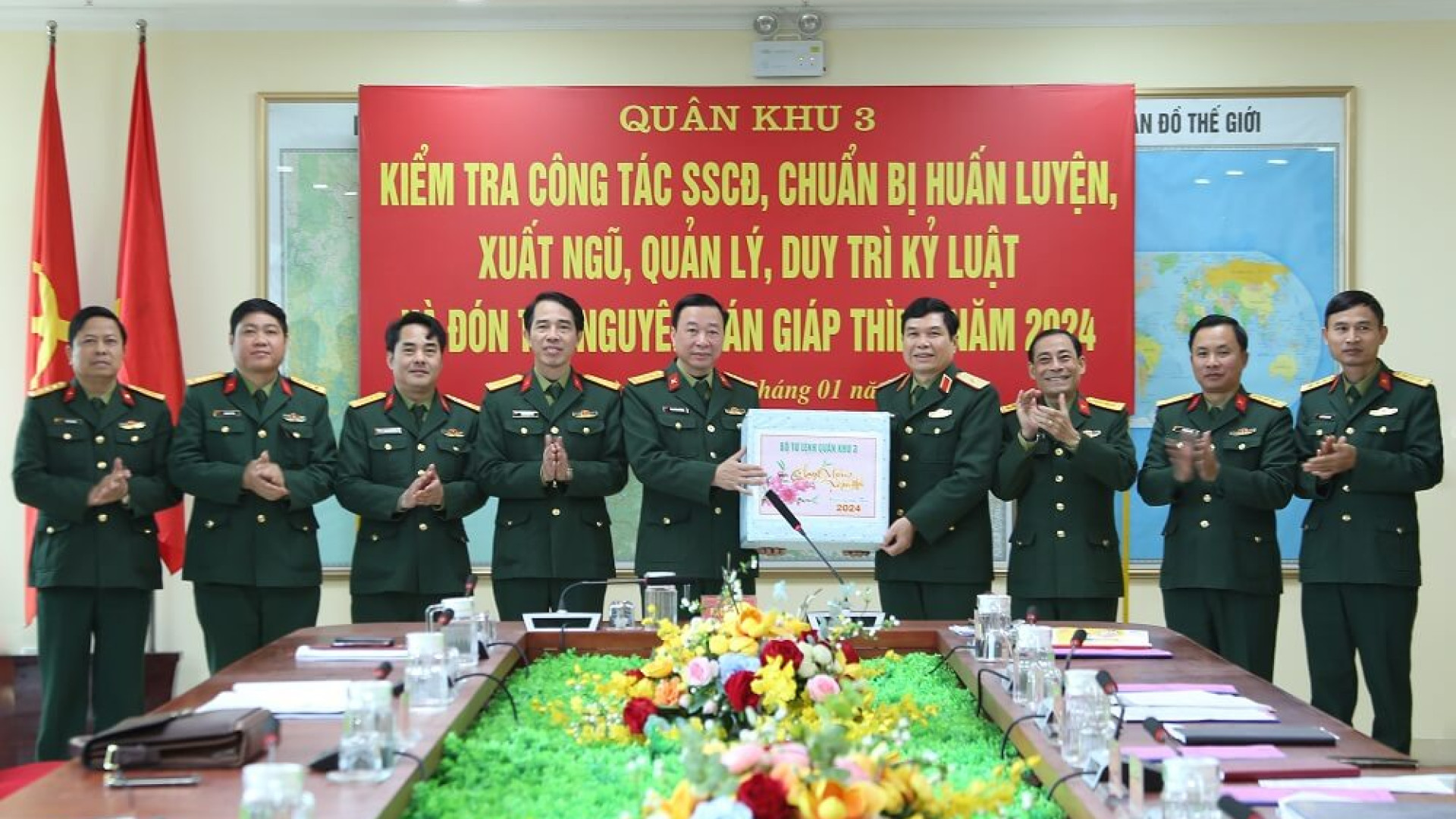 Bộ tư lệnh Quân khu kiểm tra, chúc Tết các đơn vị trên địa bàn tỉnh Nam Định, Hà Nam, Ninh Bình, Hòa Bình