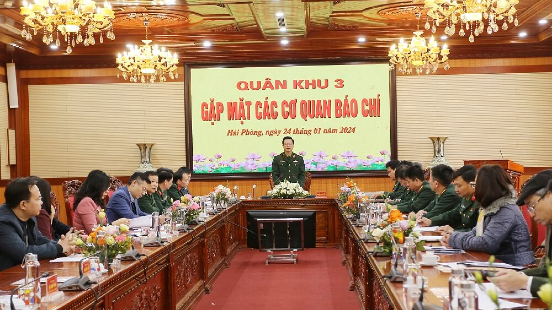 Bộ tư lệnh Quân khu gặp mặt các cơ quan báo chí đầu năm 2024