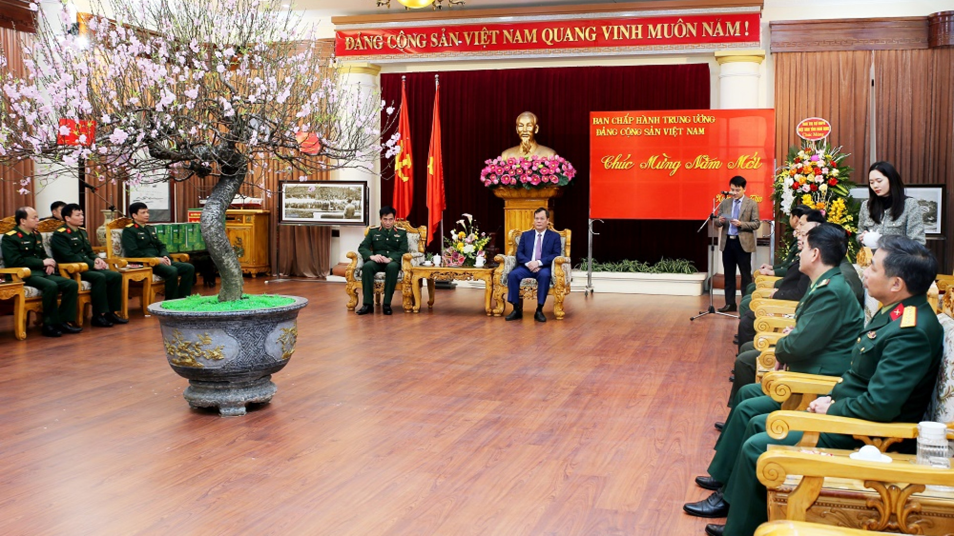 Đoàn công tác của Bộ Quốc phòng thăm, chúc Tết Tỉnh ủy Nam Định