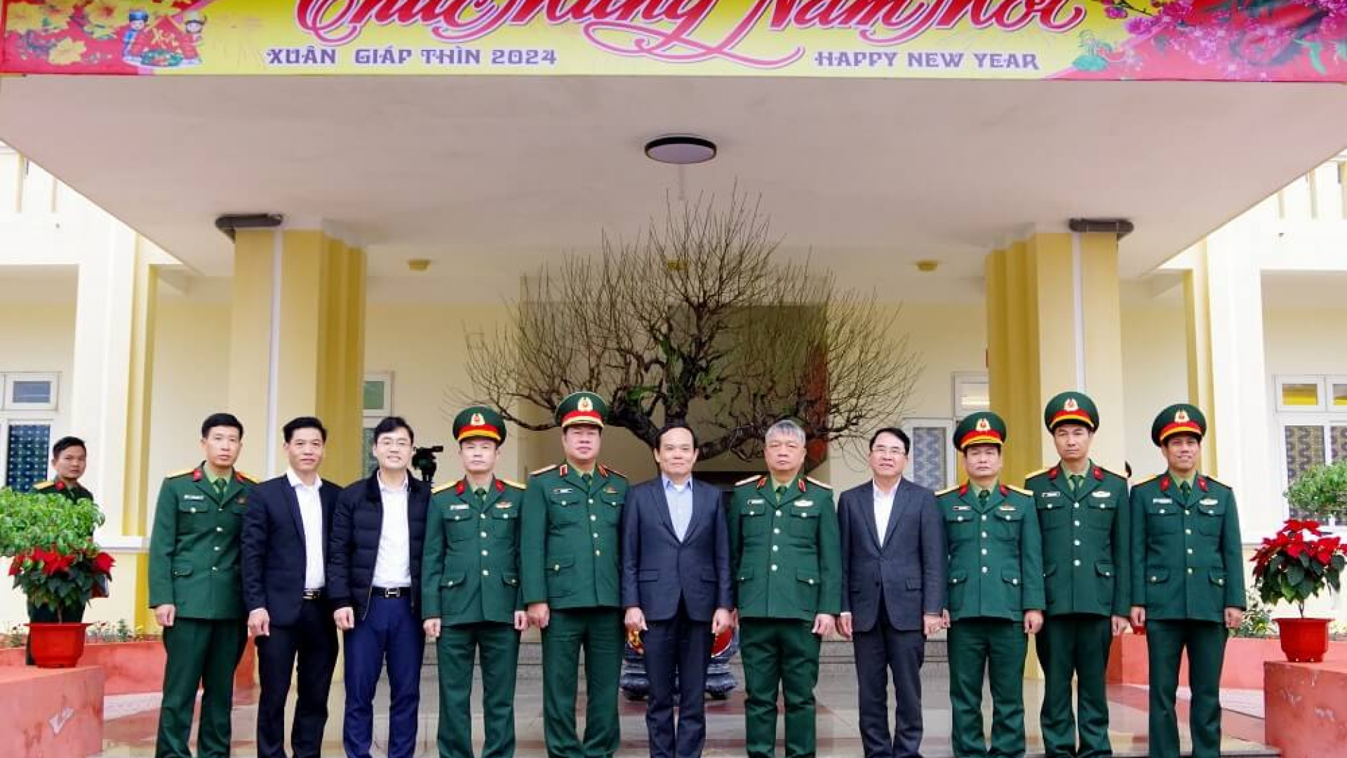 Phó thủ tướng Chính phủ Trần Lưu Quang thăm, chúc tết Trung đoàn 50 (Bộ CHQS TP. Hải Phòng)