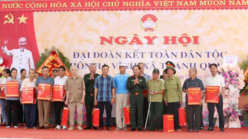 Thượng tướng Trịnh Văn Quyết dự Ngày hội Đại đoàn kết toàn dân tộc tại tỉnh Hải Dương