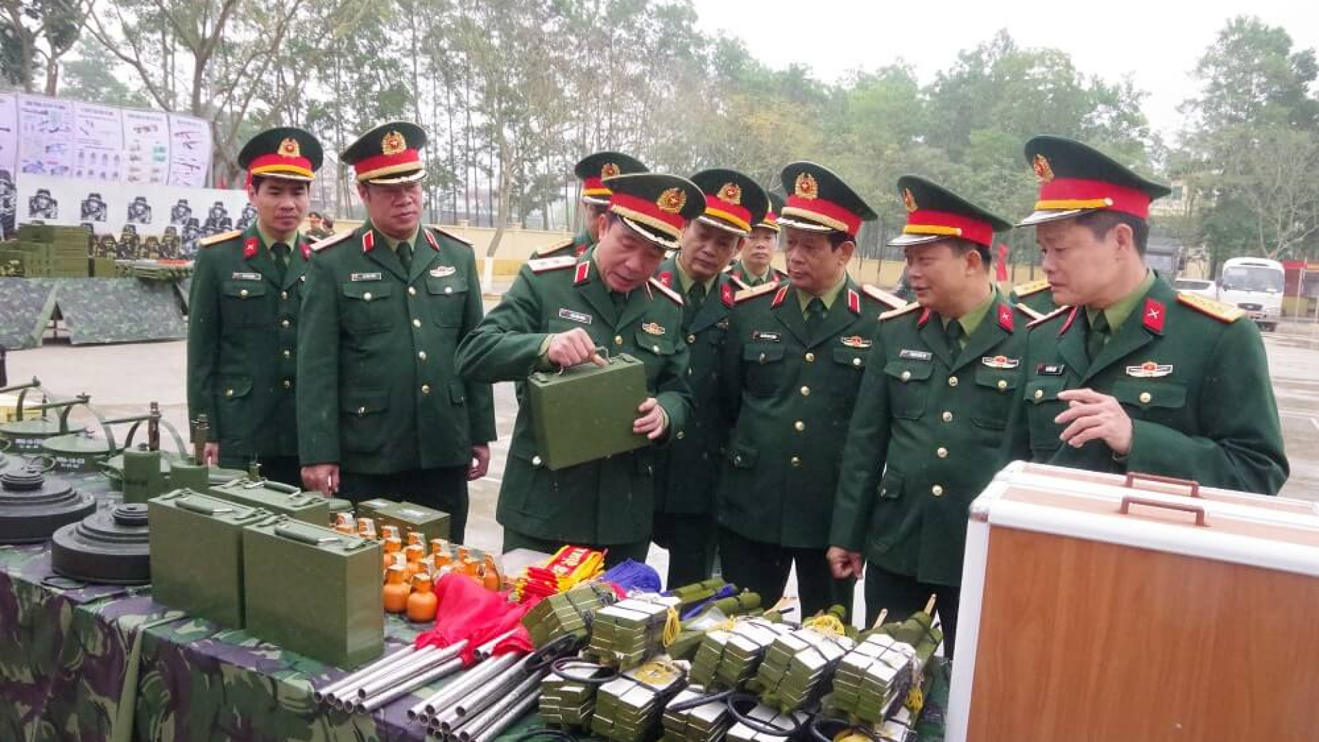 Đoàn công tác của Bộ Quốc phòng kiểm tra công tác chuẩn bị huấn luyện tại Bộ CHQS tỉnh Hải Dương