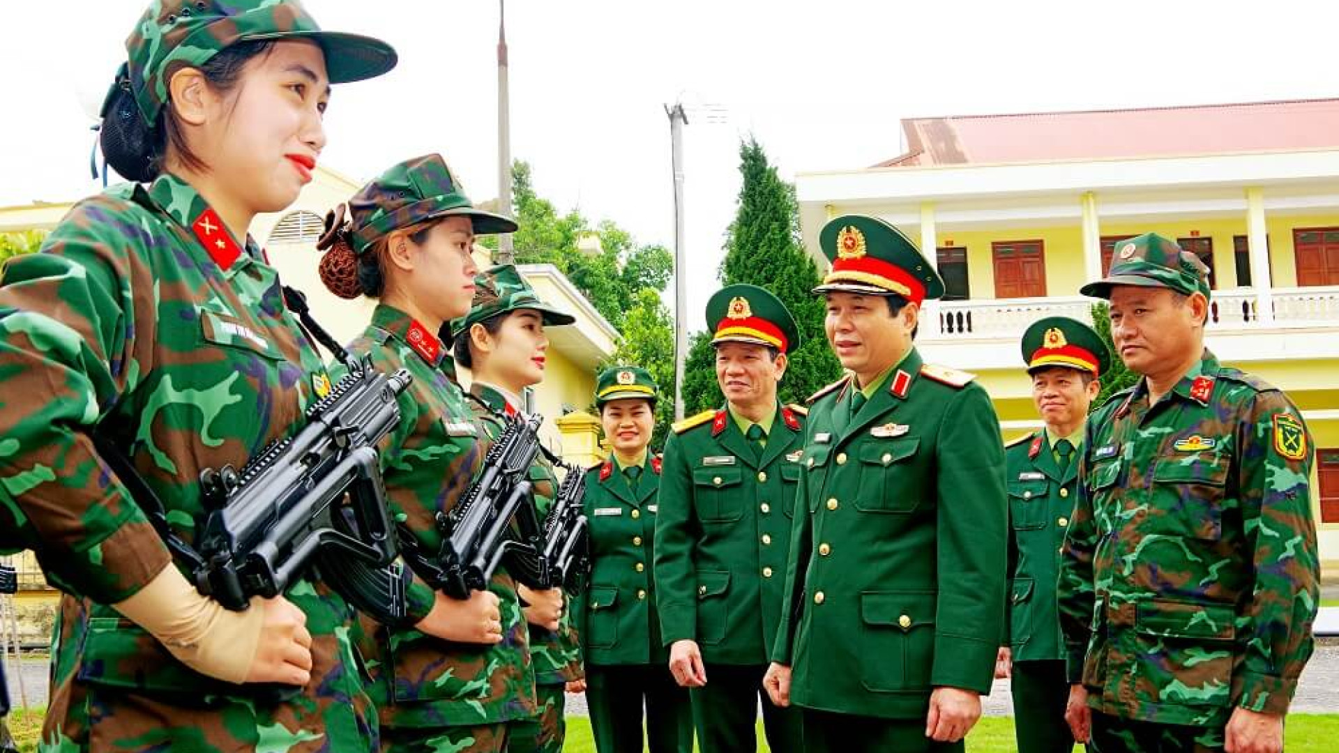 Bộ tư lệnh Quân khu gặp mặt, động viên Khối nữ quân nhân tham gia diễu binh, diễu hành trong Lễ kỷ niệm 70 năm Chiến thắng Điện Biên Phủ
