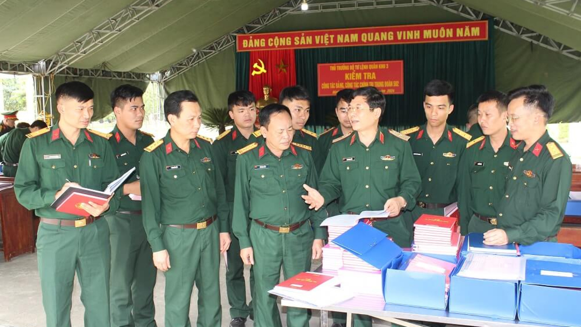 Bộ tư lệnh Quân khu kiểm tra hoạt động công tác đảng, công tác chính trị tại các đơn vị
