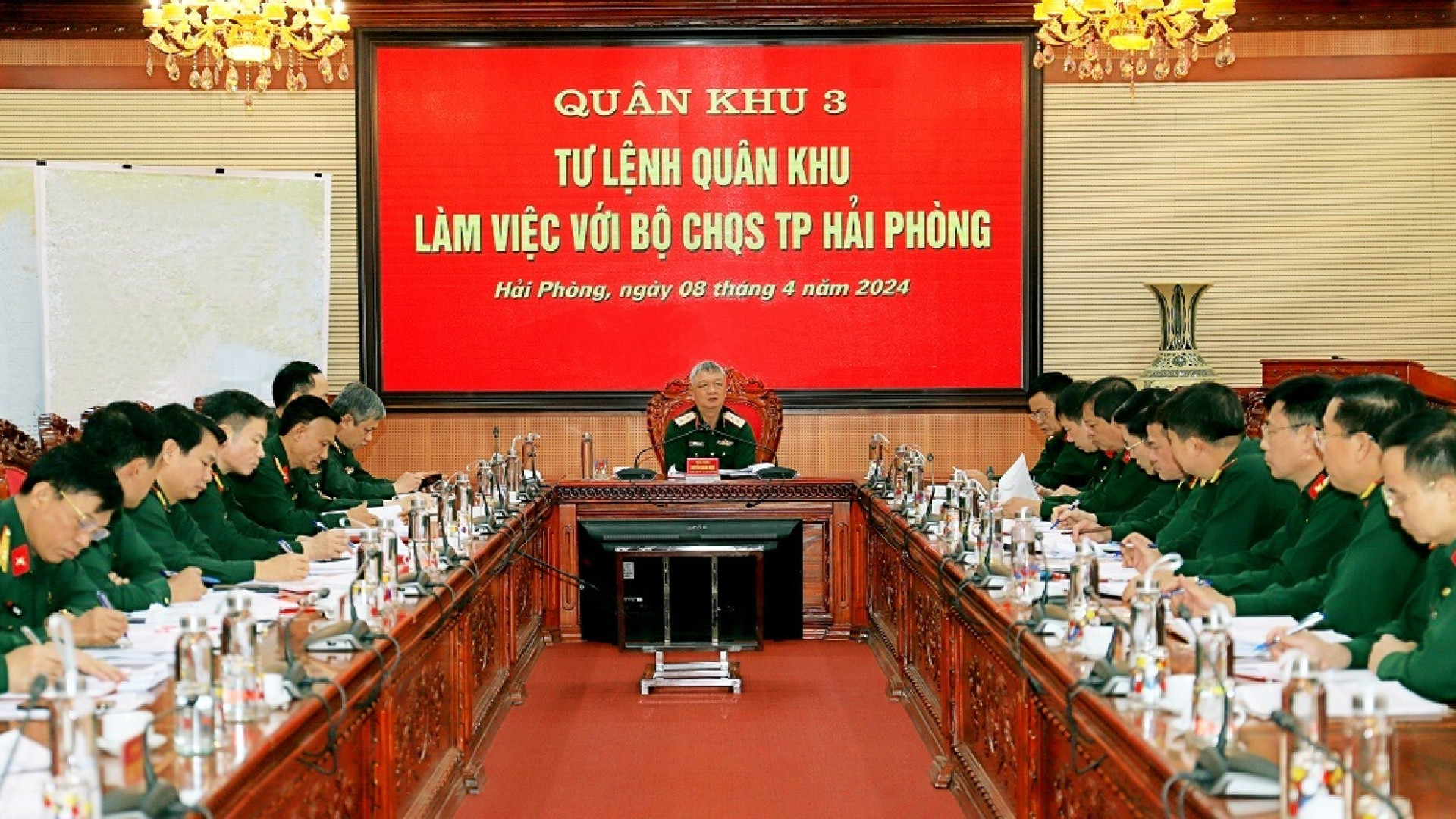 Tư lệnh Quân khu làm việc với Bộ CHQS thành phố Hải Phòng