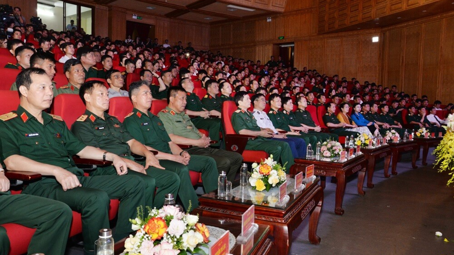 Liên hoan nghệ thuật “80 năm vang mãi bản hùng ca”