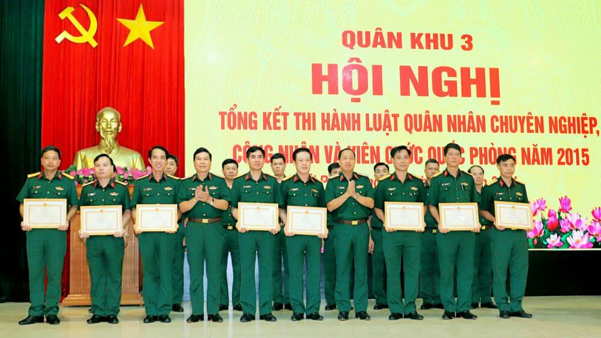 Quân khu tổng kết thi hành Luật Quân nhân chuyên nghiệp, công nhân và viên chức quốc phòng năm 2015