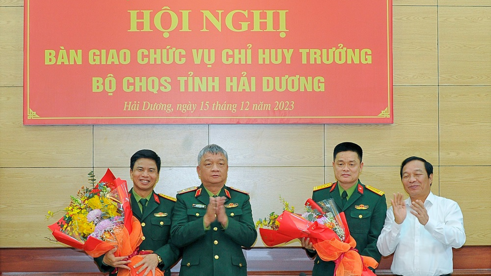 Bộ CHQS tỉnh Hải Dương bàn giao chức vụ Chỉ huy trưởng Bộ CHQS tỉnh